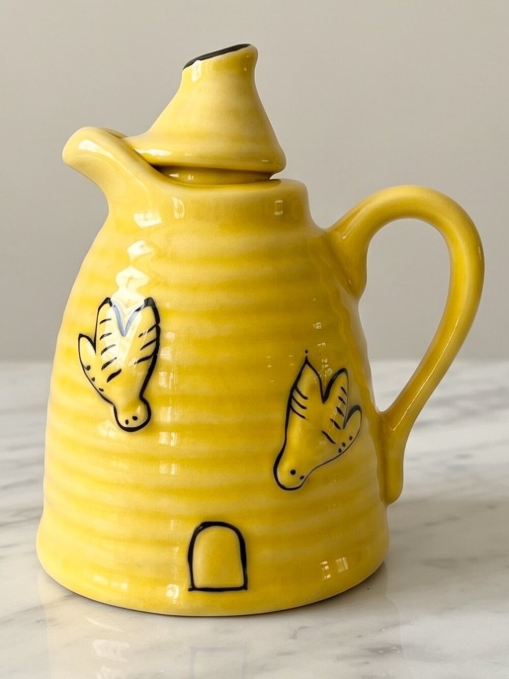 Vintage Ceramic Beehive Honey Pot Jar Yellow Bee Design Lid 5" Rustic Cottage